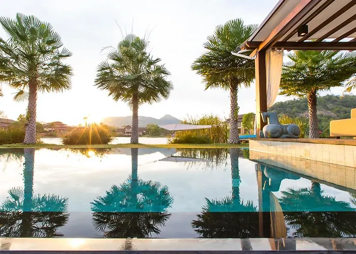 Dasiri Lakefront Villa