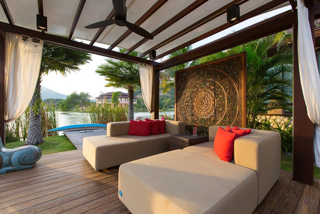 Dasiri Lakefront Villa